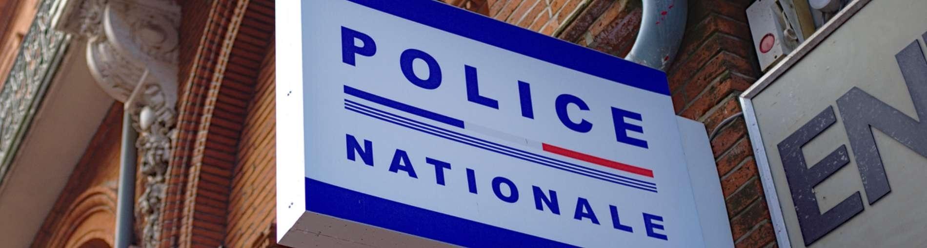 enseigne de la Police Nationale