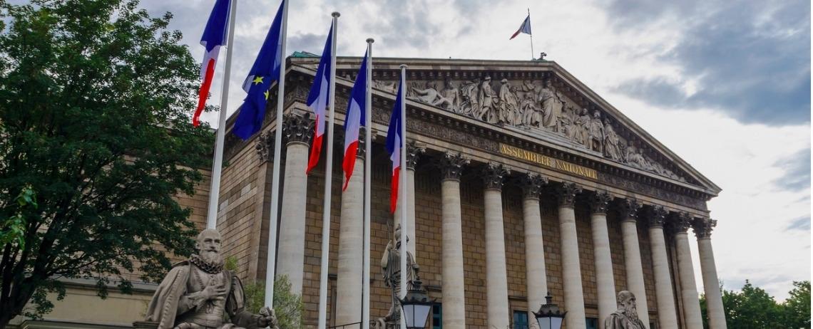 Visuel de l'assemblée nationale dans le cadre des 3 mesures clés de la réforme de la fonction publique de 2019