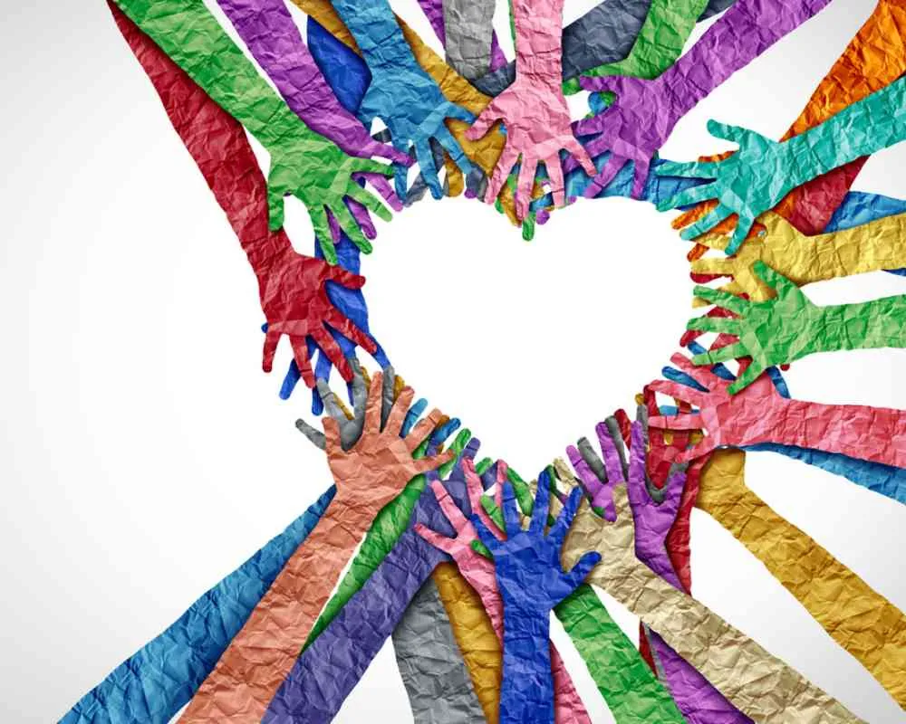 Illustration de nombreuses mains colorées formant un cercle, symbolisant la solidarité, la diversité et l’engagement collectif