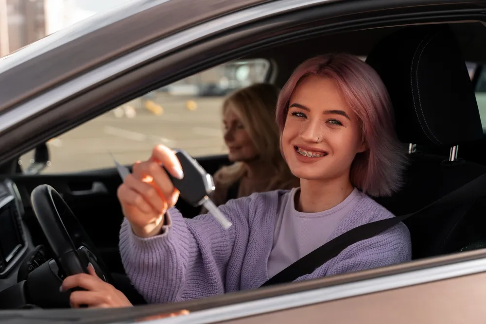 jeune femme qui passe le permis de conduire