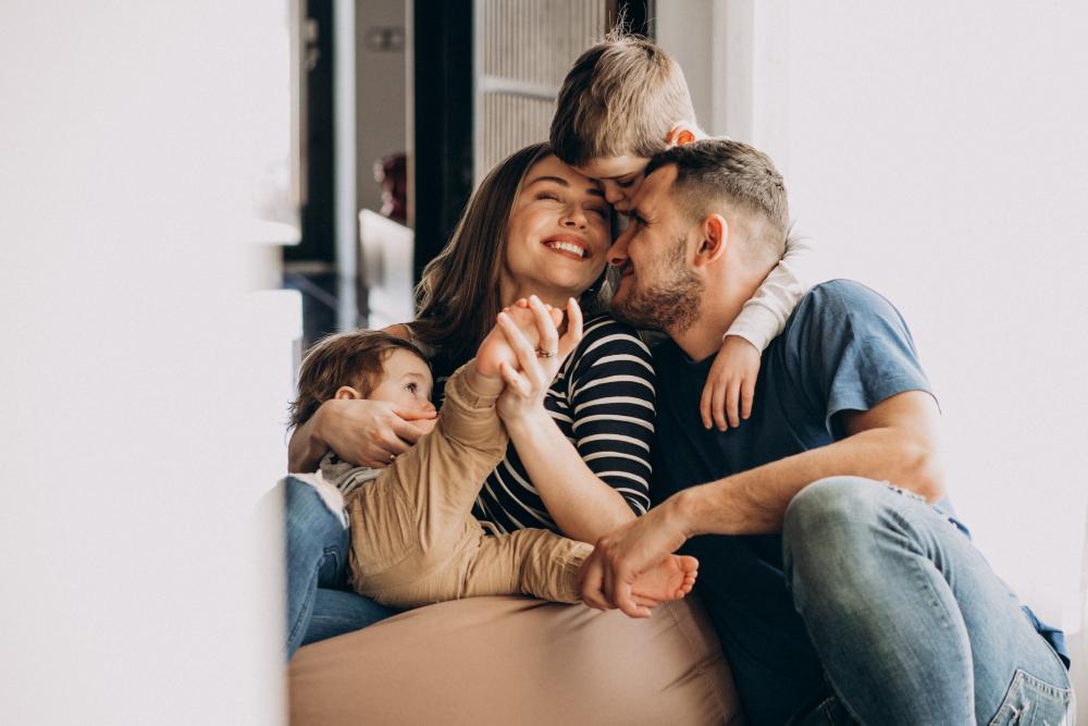famille avec couple et deux enfants