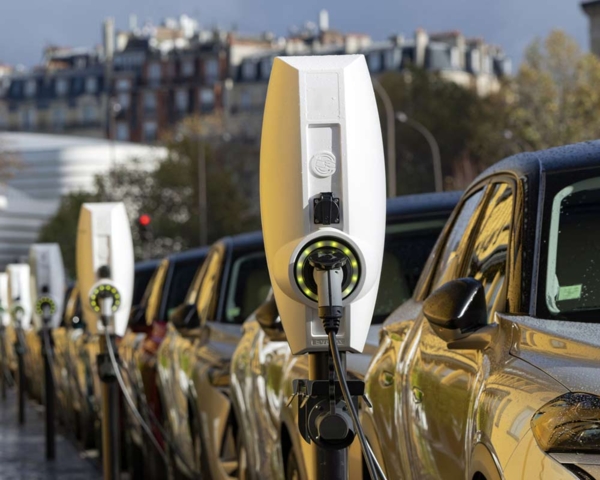 54c1b1039b88-bornes-electriques.jpg
